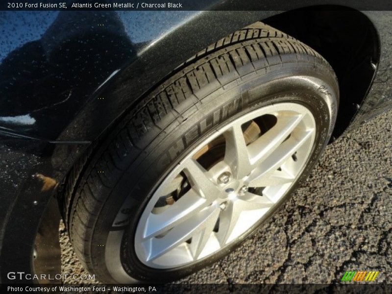 Atlantis Green Metallic / Charcoal Black 2010 Ford Fusion SE