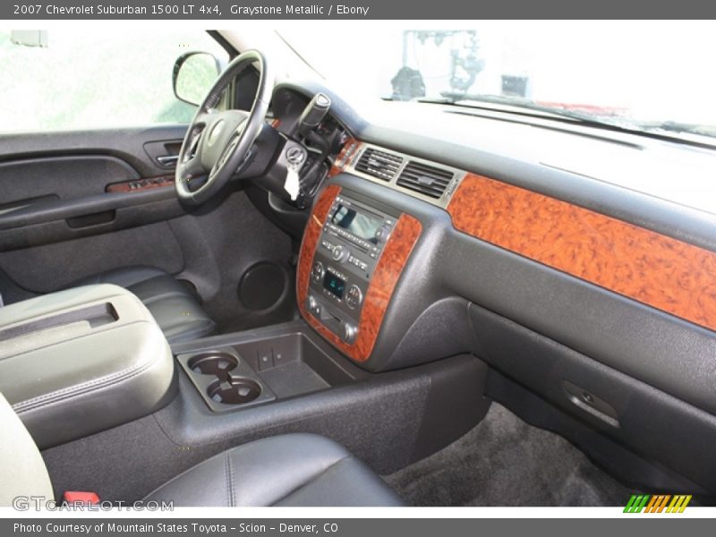 Graystone Metallic / Ebony 2007 Chevrolet Suburban 1500 LT 4x4