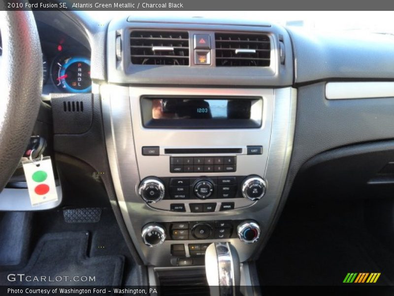 Atlantis Green Metallic / Charcoal Black 2010 Ford Fusion SE