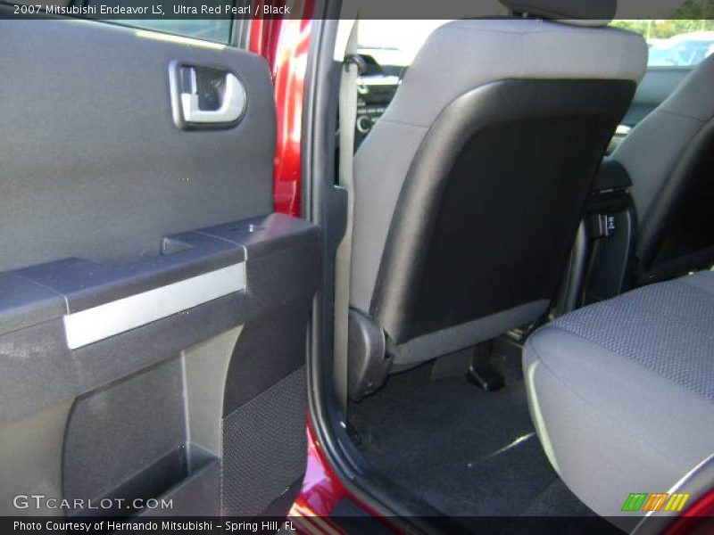 Ultra Red Pearl / Black 2007 Mitsubishi Endeavor LS