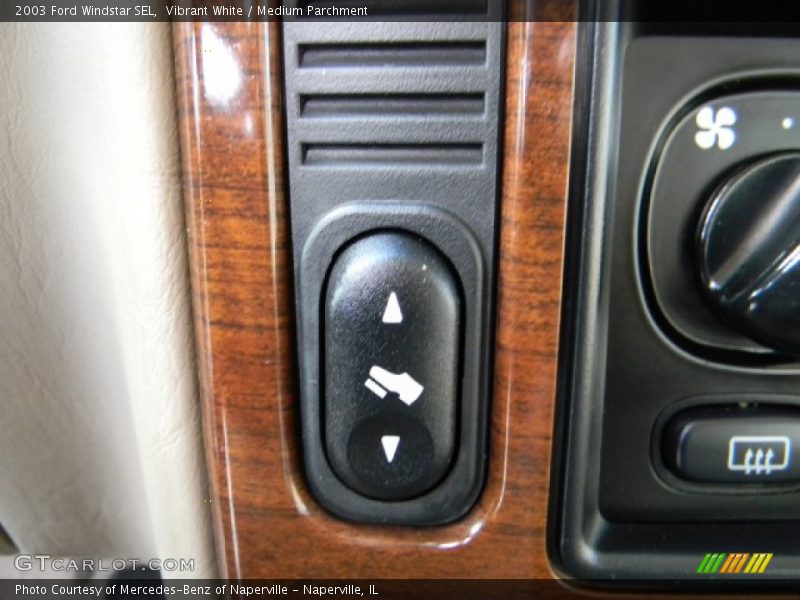 Vibrant White / Medium Parchment 2003 Ford Windstar SEL