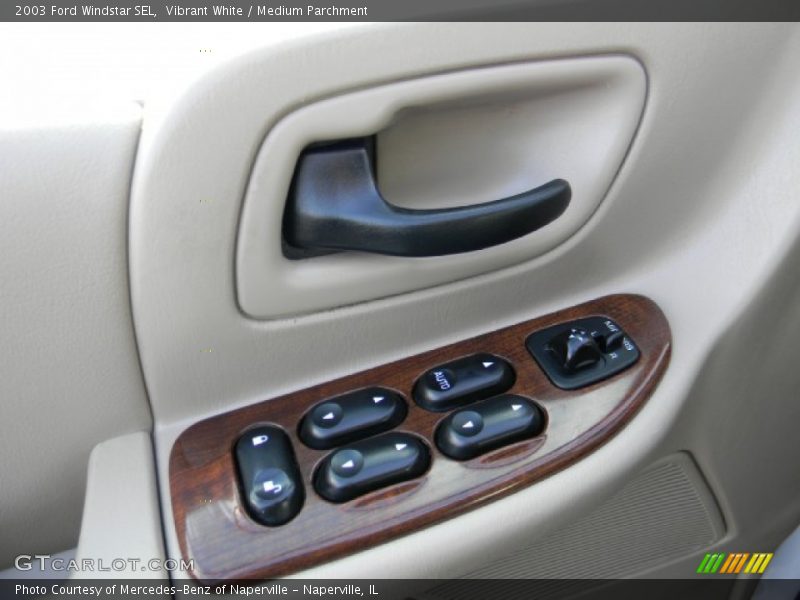 Vibrant White / Medium Parchment 2003 Ford Windstar SEL