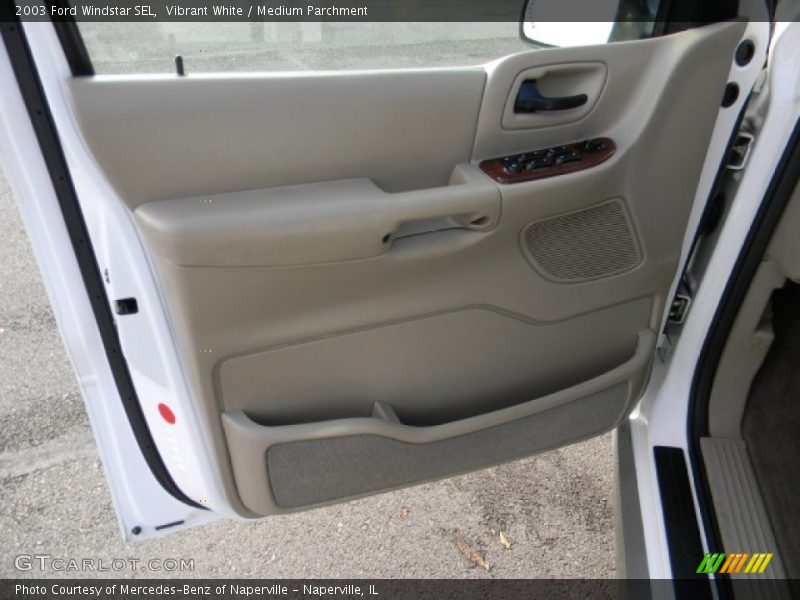 Vibrant White / Medium Parchment 2003 Ford Windstar SEL
