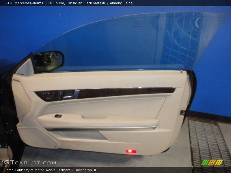 Obsidian Black Metallic / Almond Beige 2010 Mercedes-Benz E 350 Coupe