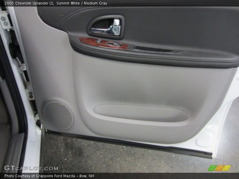 Summit White / Medium Gray 2005 Chevrolet Uplander LS
