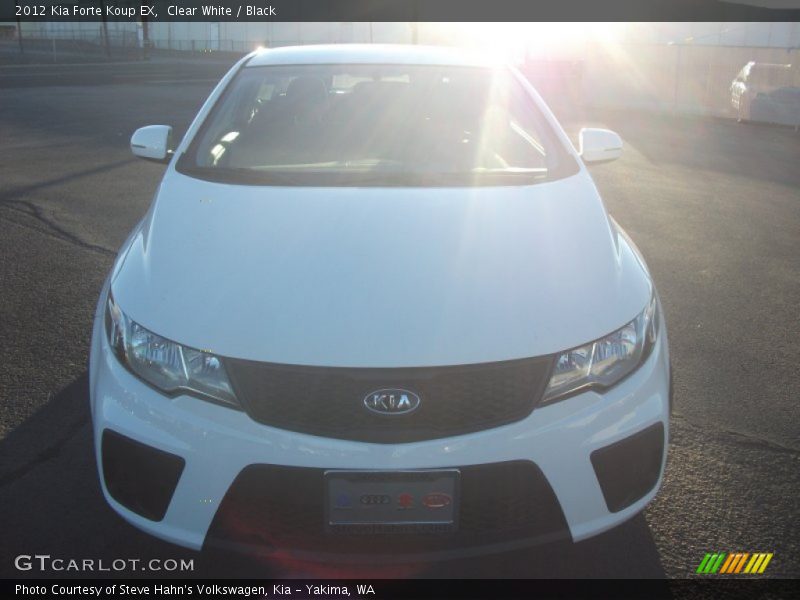 Clear White / Black 2012 Kia Forte Koup EX