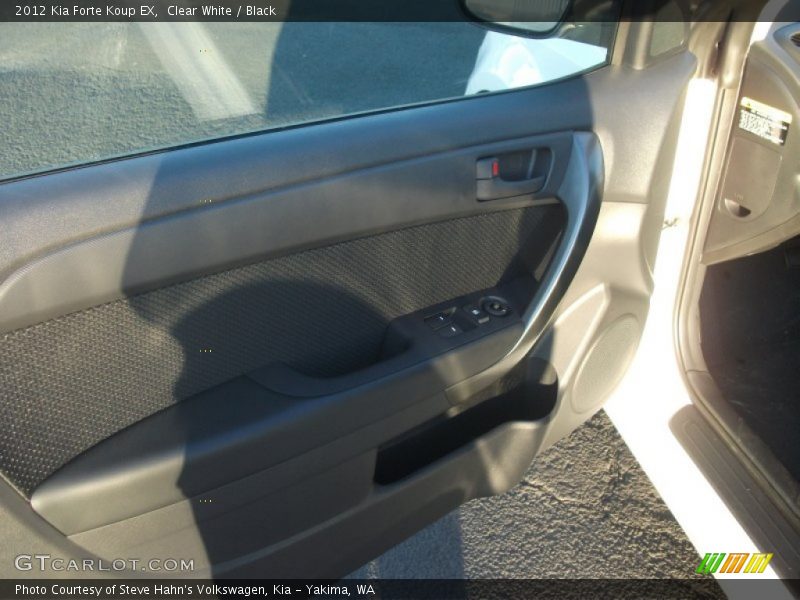 Clear White / Black 2012 Kia Forte Koup EX