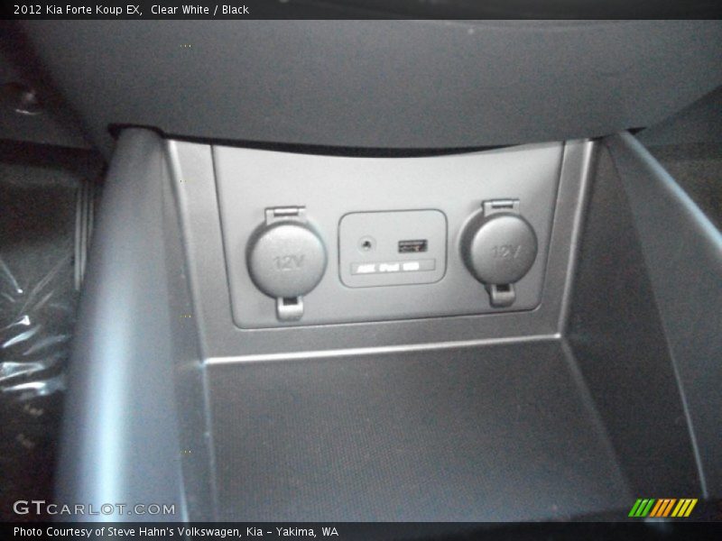 Clear White / Black 2012 Kia Forte Koup EX