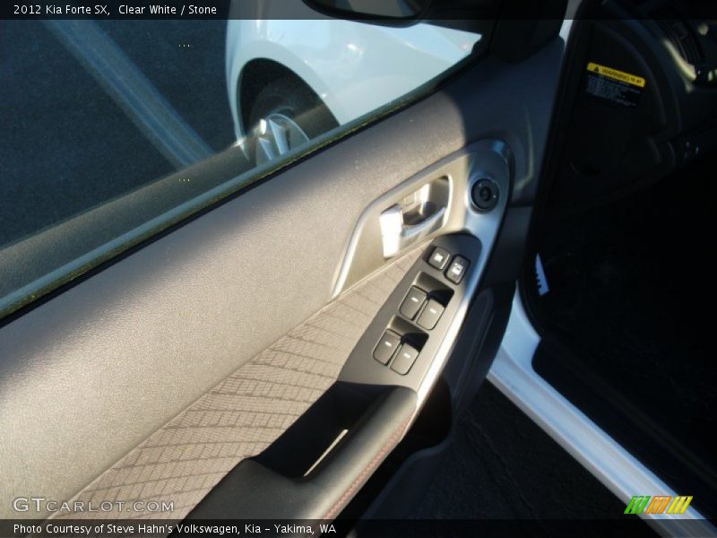 Clear White / Stone 2012 Kia Forte SX