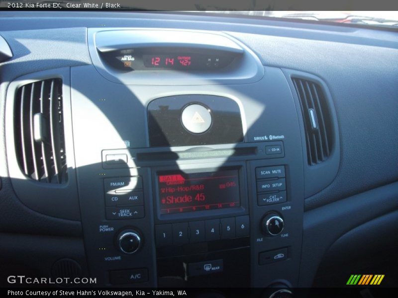 Clear White / Black 2012 Kia Forte EX