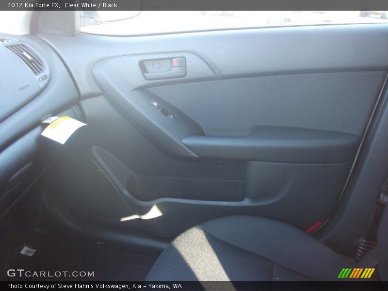 Clear White / Black 2012 Kia Forte EX