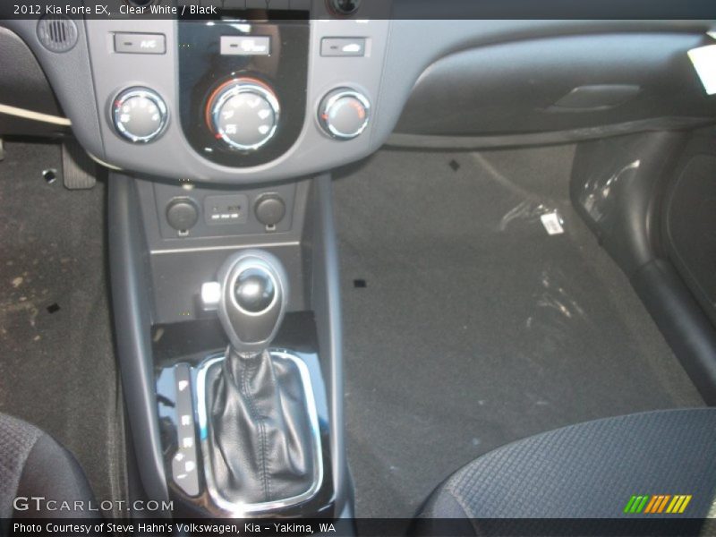 Clear White / Black 2012 Kia Forte EX