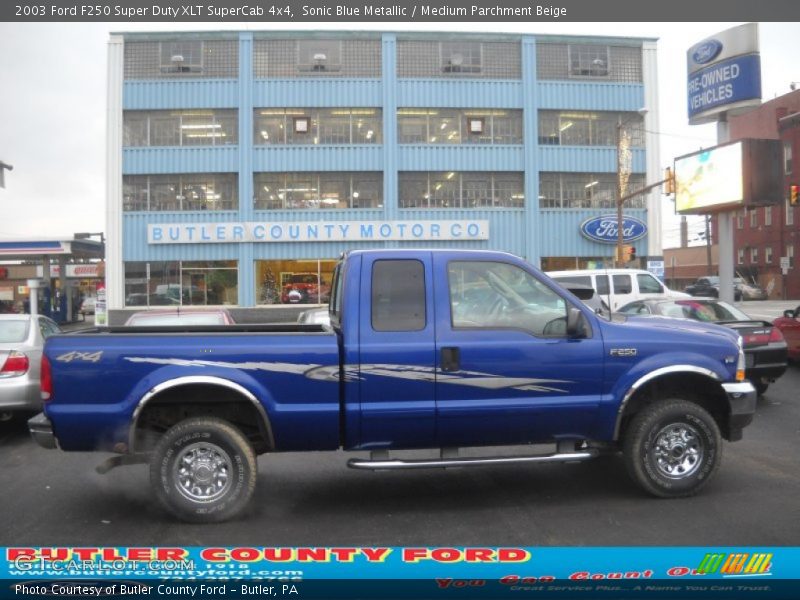 Sonic Blue Metallic / Medium Parchment Beige 2003 Ford F250 Super Duty XLT SuperCab 4x4