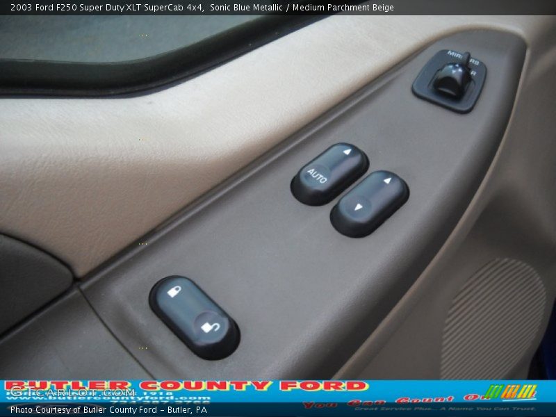 Sonic Blue Metallic / Medium Parchment Beige 2003 Ford F250 Super Duty XLT SuperCab 4x4