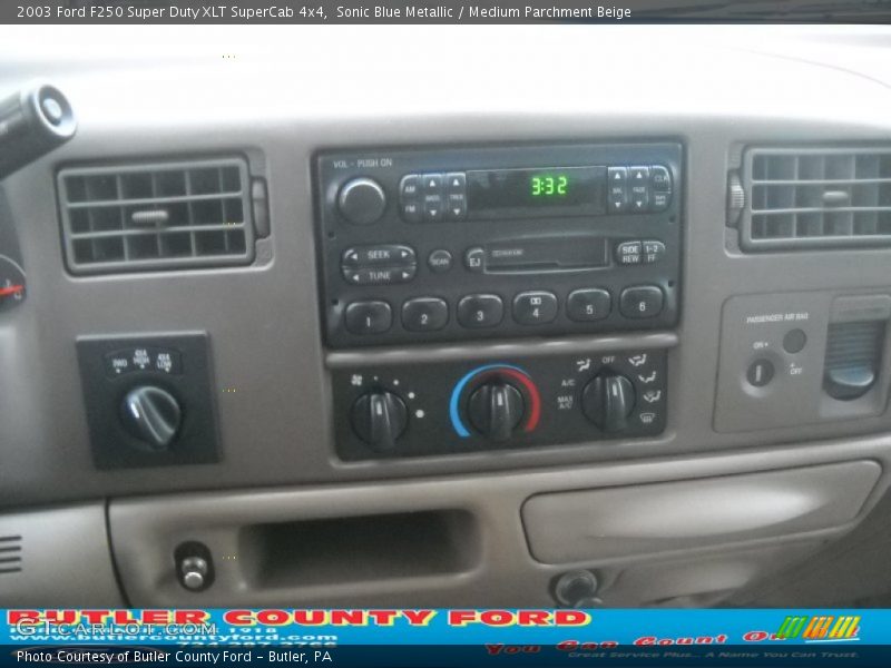 Sonic Blue Metallic / Medium Parchment Beige 2003 Ford F250 Super Duty XLT SuperCab 4x4