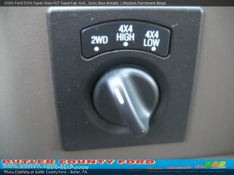 Sonic Blue Metallic / Medium Parchment Beige 2003 Ford F250 Super Duty XLT SuperCab 4x4