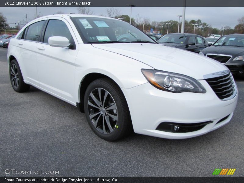 Front 3/4 View of 2012 200 S Sedan