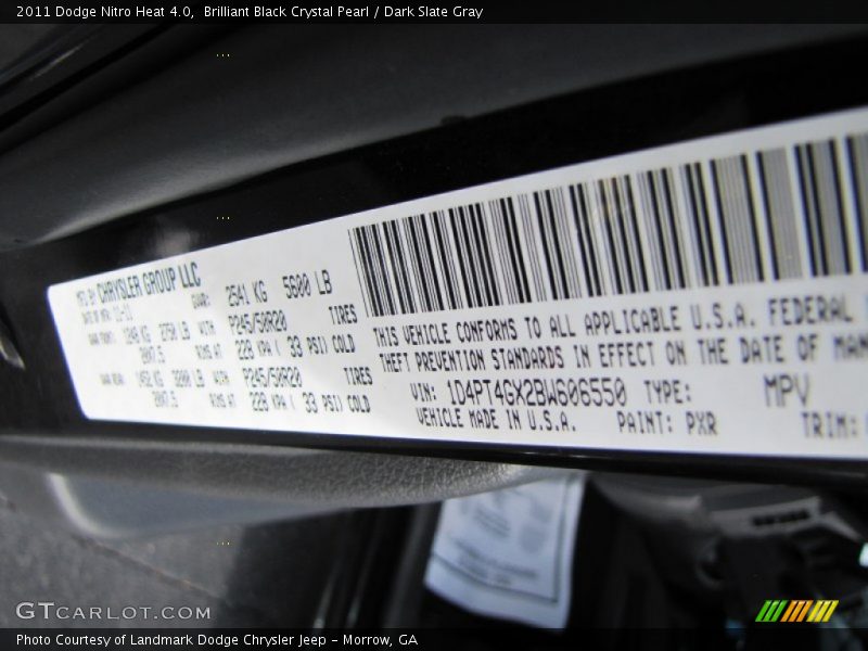 Brilliant Black Crystal Pearl / Dark Slate Gray 2011 Dodge Nitro Heat 4.0