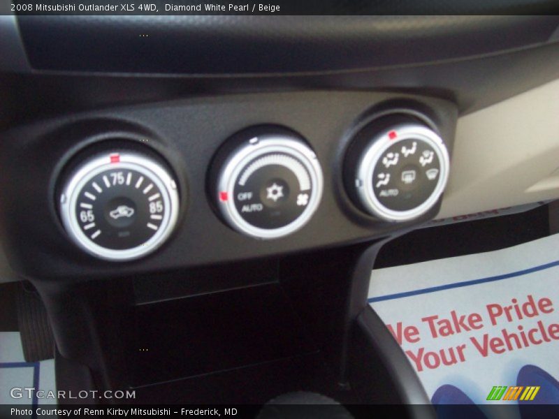 Diamond White Pearl / Beige 2008 Mitsubishi Outlander XLS 4WD
