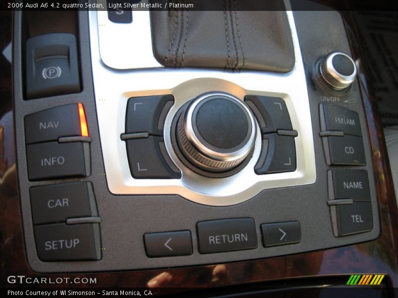 Controls of 2006 A6 4.2 quattro Sedan