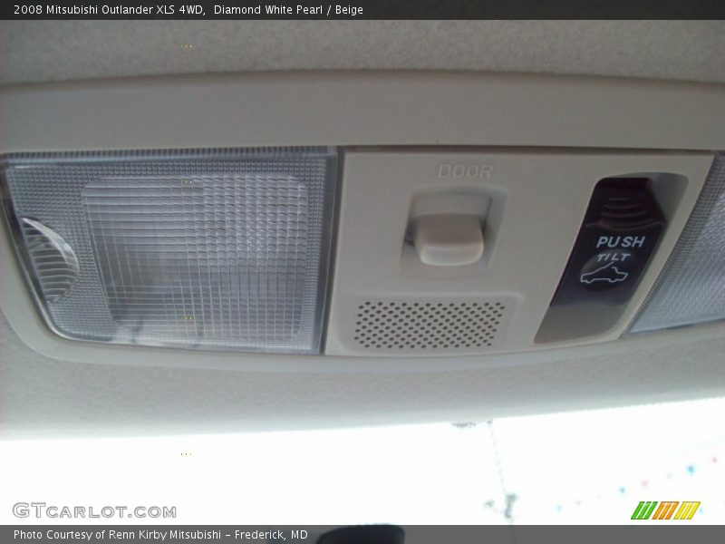 Diamond White Pearl / Beige 2008 Mitsubishi Outlander XLS 4WD