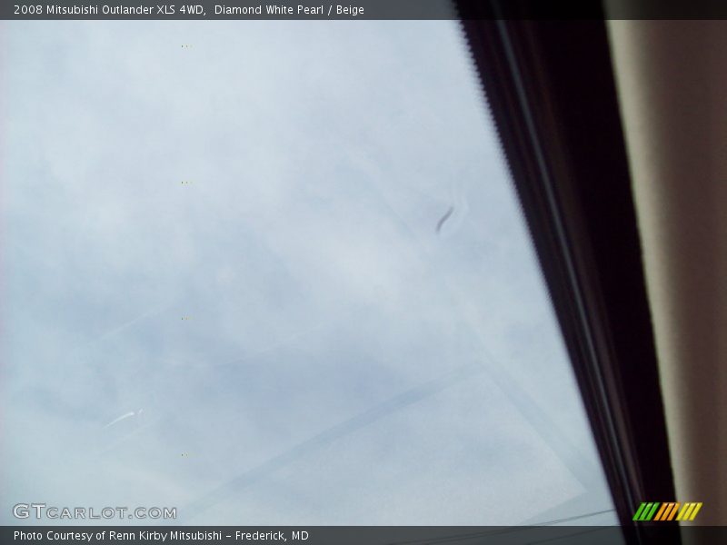 Diamond White Pearl / Beige 2008 Mitsubishi Outlander XLS 4WD