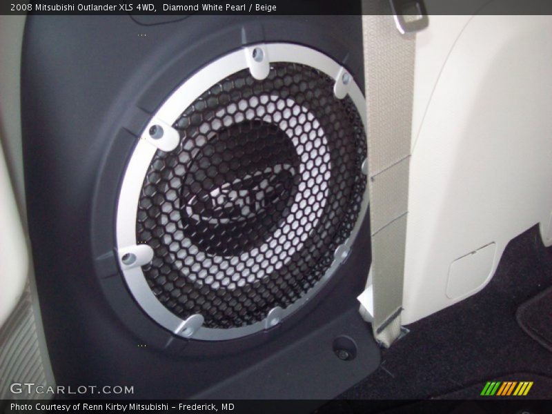 Diamond White Pearl / Beige 2008 Mitsubishi Outlander XLS 4WD