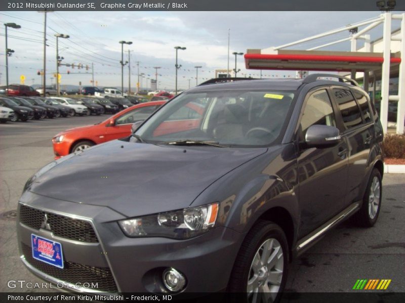 Graphite Gray Metallic / Black 2012 Mitsubishi Outlander SE