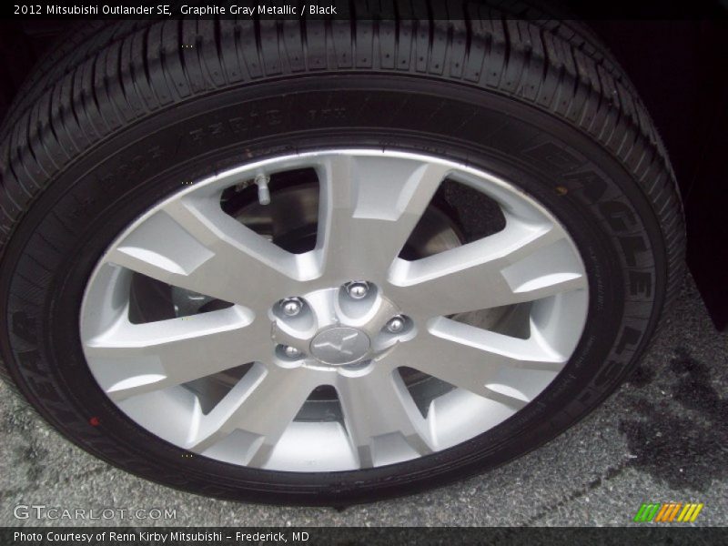 Graphite Gray Metallic / Black 2012 Mitsubishi Outlander SE