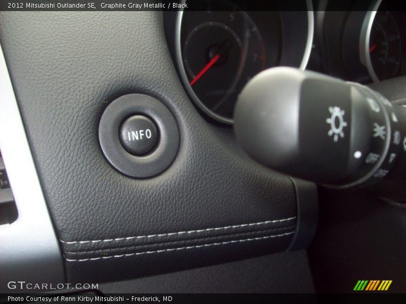 Graphite Gray Metallic / Black 2012 Mitsubishi Outlander SE