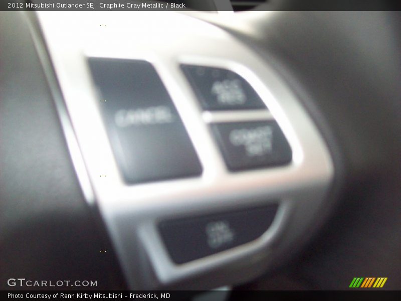 Graphite Gray Metallic / Black 2012 Mitsubishi Outlander SE