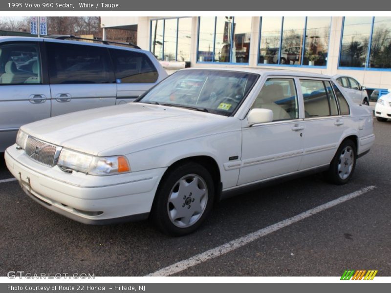 White / Taupe 1995 Volvo 960 Sedan