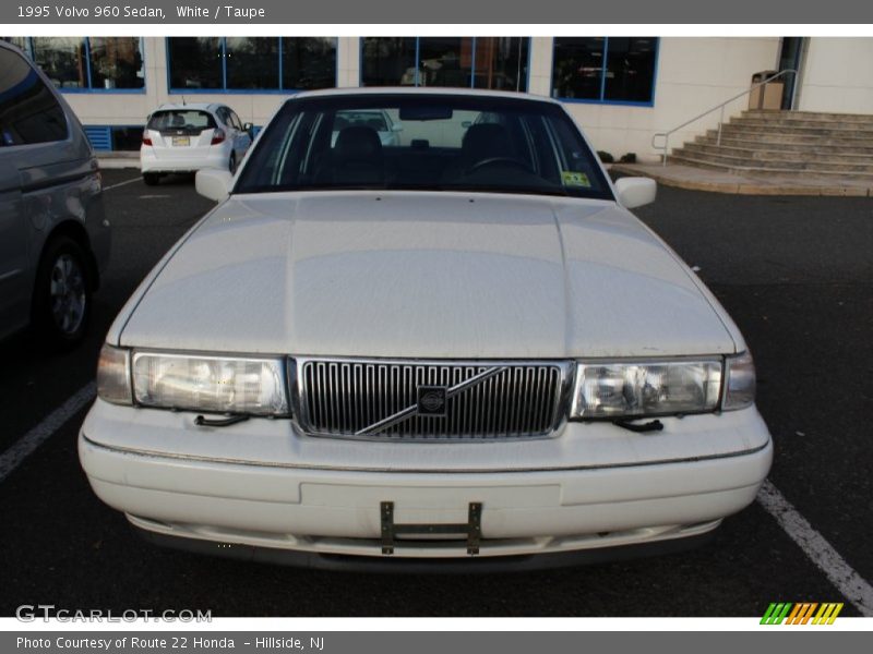 White / Taupe 1995 Volvo 960 Sedan