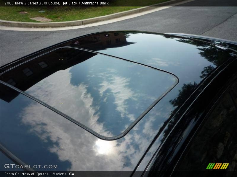 Sunroof of 2005 3 Series 330i Coupe
