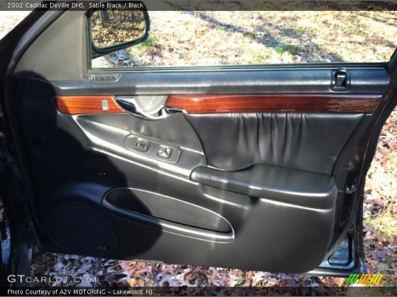 Sable Black / Black 2002 Cadillac DeVille DHS