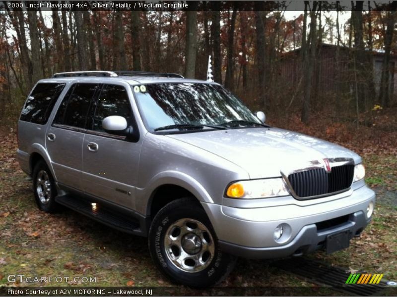 Silver Metallic / Medium Graphite 2000 Lincoln Navigator 4x4