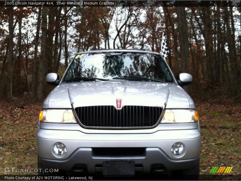 Silver Metallic / Medium Graphite 2000 Lincoln Navigator 4x4