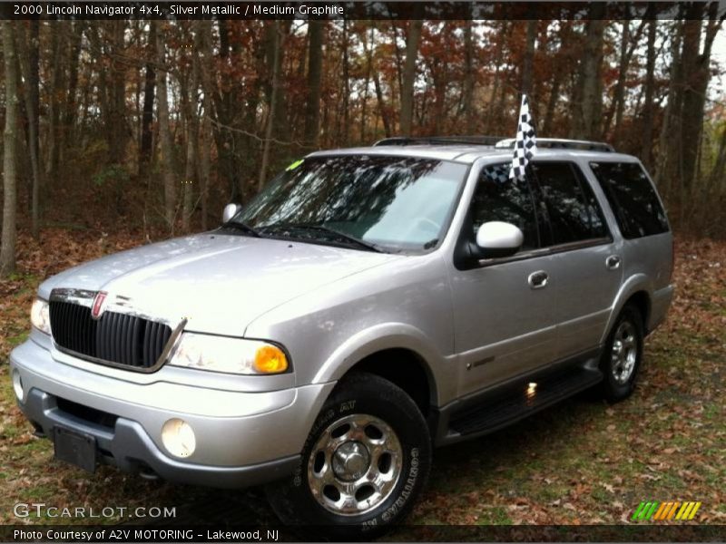 Silver Metallic / Medium Graphite 2000 Lincoln Navigator 4x4