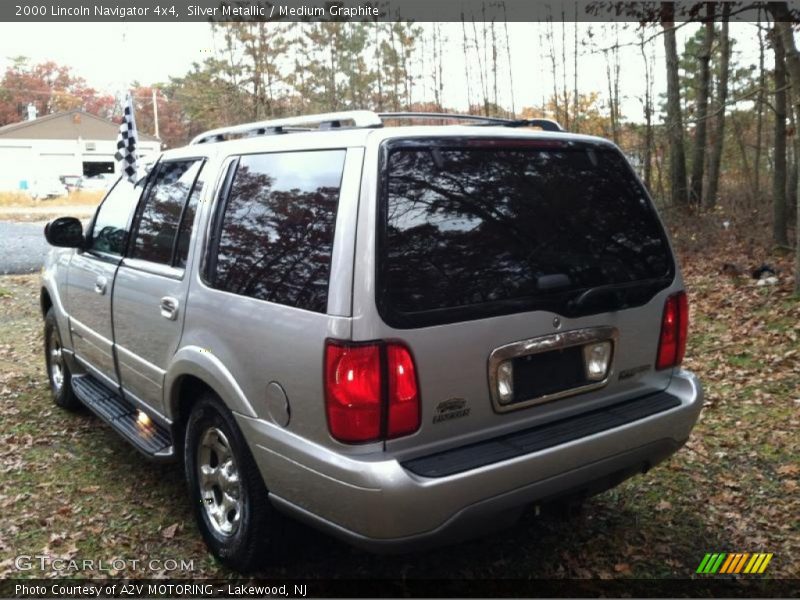 Silver Metallic / Medium Graphite 2000 Lincoln Navigator 4x4
