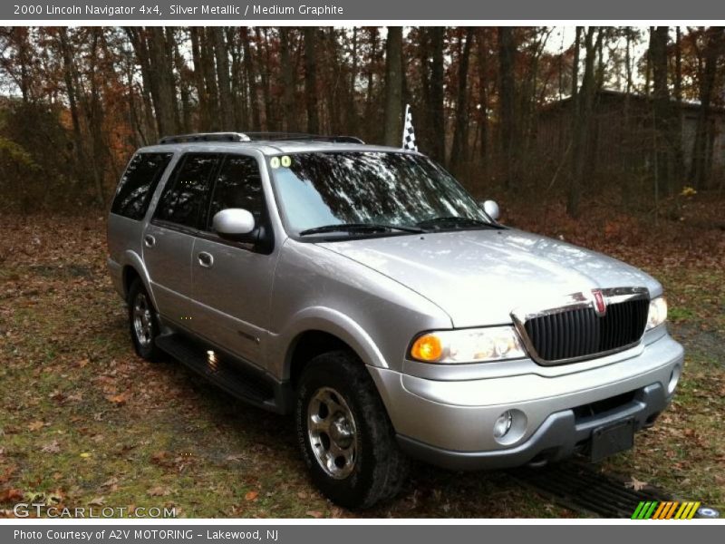 Silver Metallic / Medium Graphite 2000 Lincoln Navigator 4x4