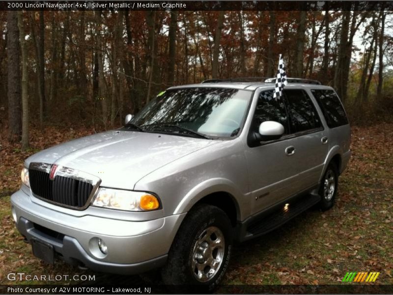 Silver Metallic / Medium Graphite 2000 Lincoln Navigator 4x4