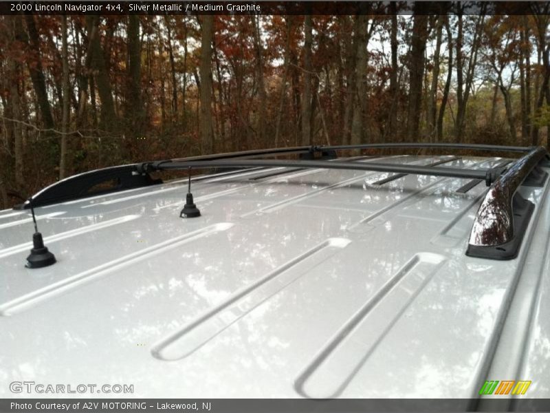 Silver Metallic / Medium Graphite 2000 Lincoln Navigator 4x4