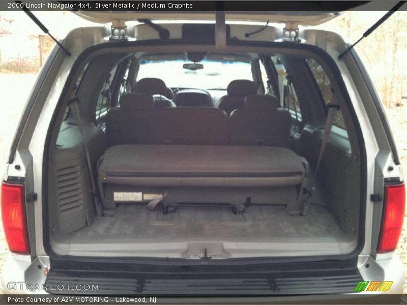 Silver Metallic / Medium Graphite 2000 Lincoln Navigator 4x4