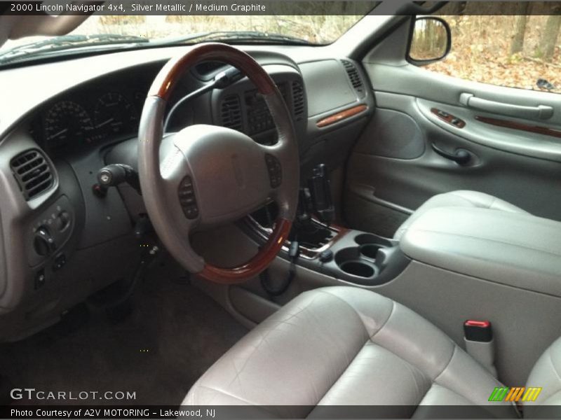 Silver Metallic / Medium Graphite 2000 Lincoln Navigator 4x4