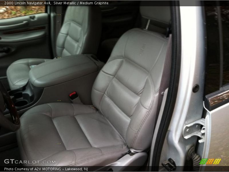 Silver Metallic / Medium Graphite 2000 Lincoln Navigator 4x4