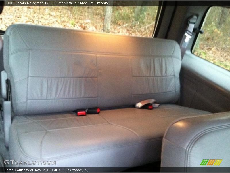 Silver Metallic / Medium Graphite 2000 Lincoln Navigator 4x4