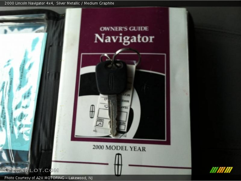 Keys of 2000 Navigator 4x4