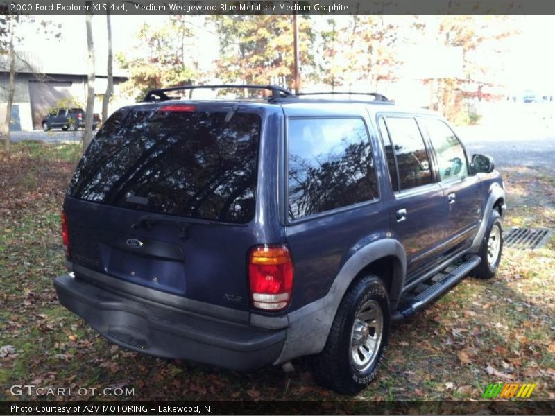 Medium Wedgewood Blue Metallic / Medium Graphite 2000 Ford Explorer XLS 4x4