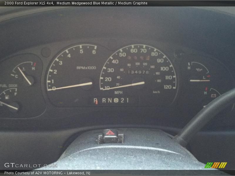 Medium Wedgewood Blue Metallic / Medium Graphite 2000 Ford Explorer XLS 4x4