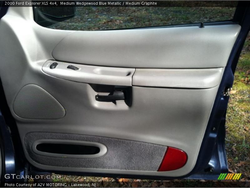 Medium Wedgewood Blue Metallic / Medium Graphite 2000 Ford Explorer XLS 4x4